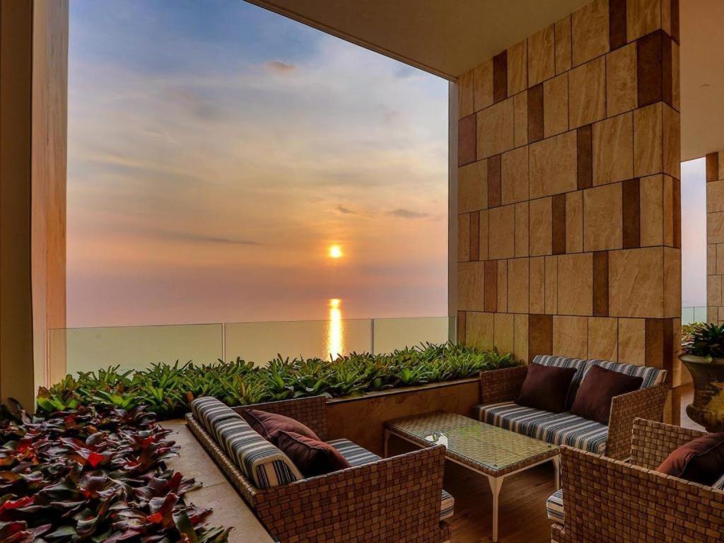 The Riviera Jomtien Studio Sea View High Floorアパートメント エクステリア 写真
